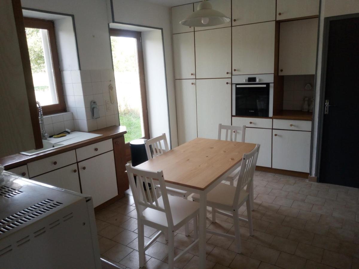 Gite A La Ferme Le Rousset ภายนอก รูปภาพ